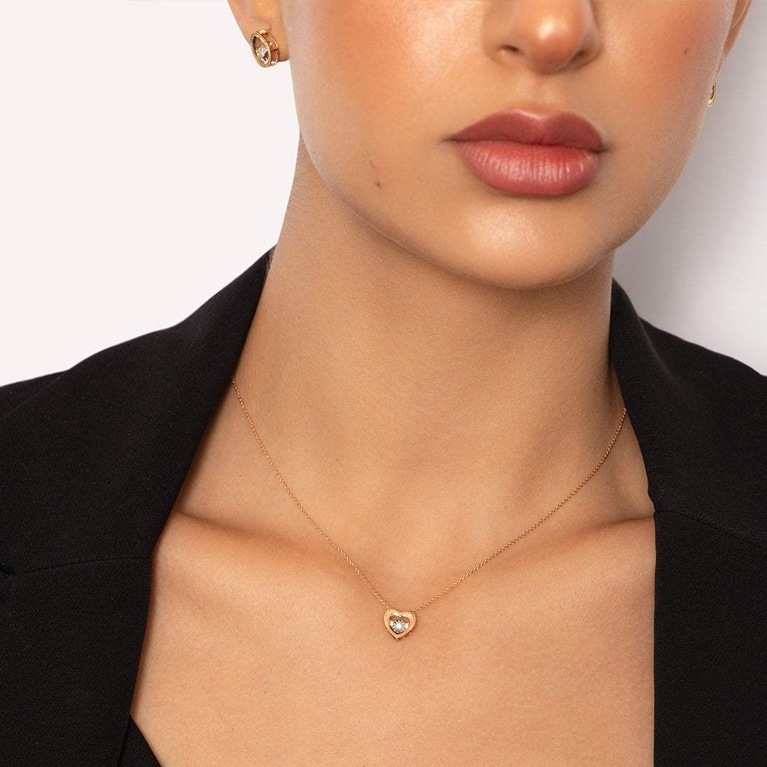 Heart Pendant with dancing Diamond