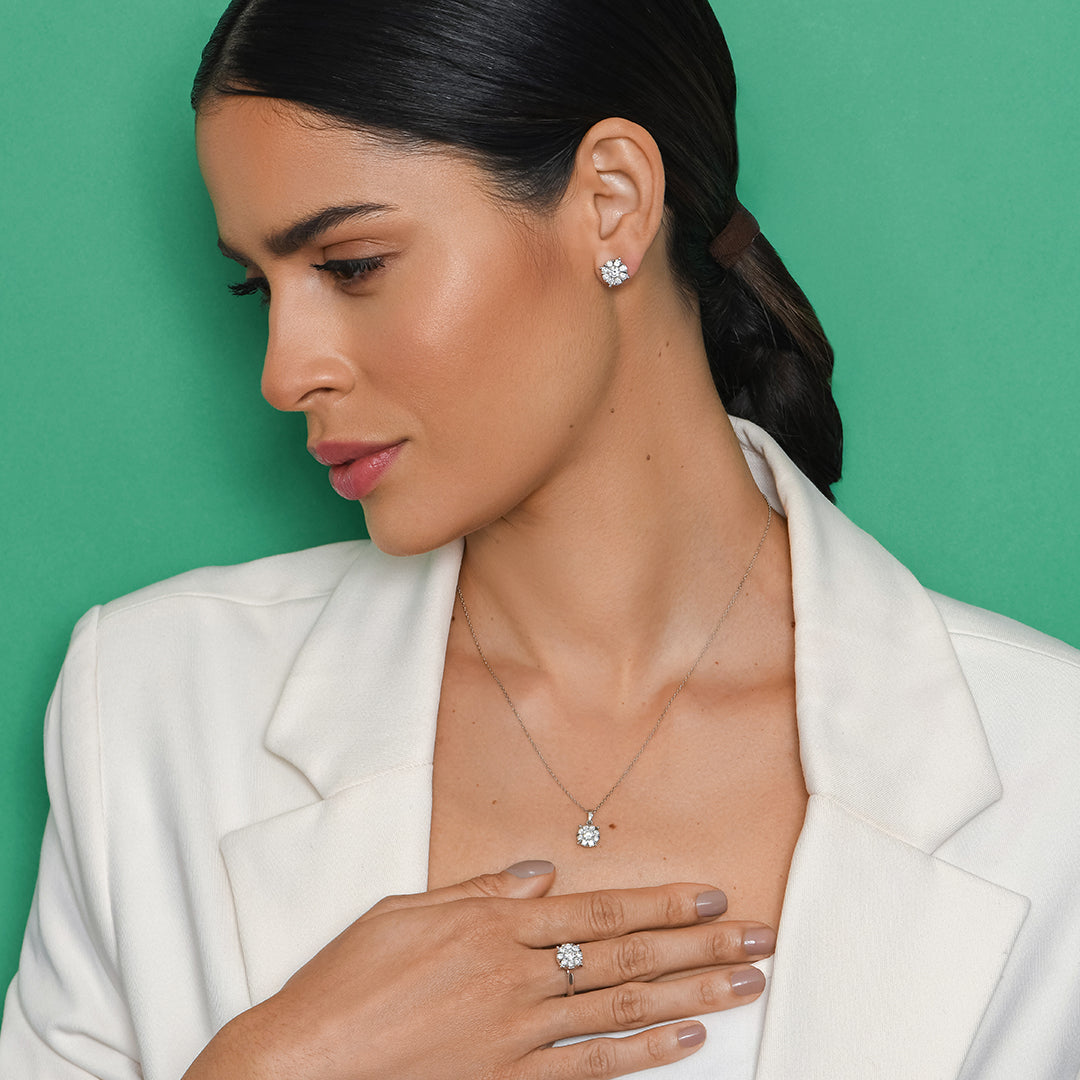 Mirage Round 1.5 Ct Look Diamond Stud Earrings in 18K Gold