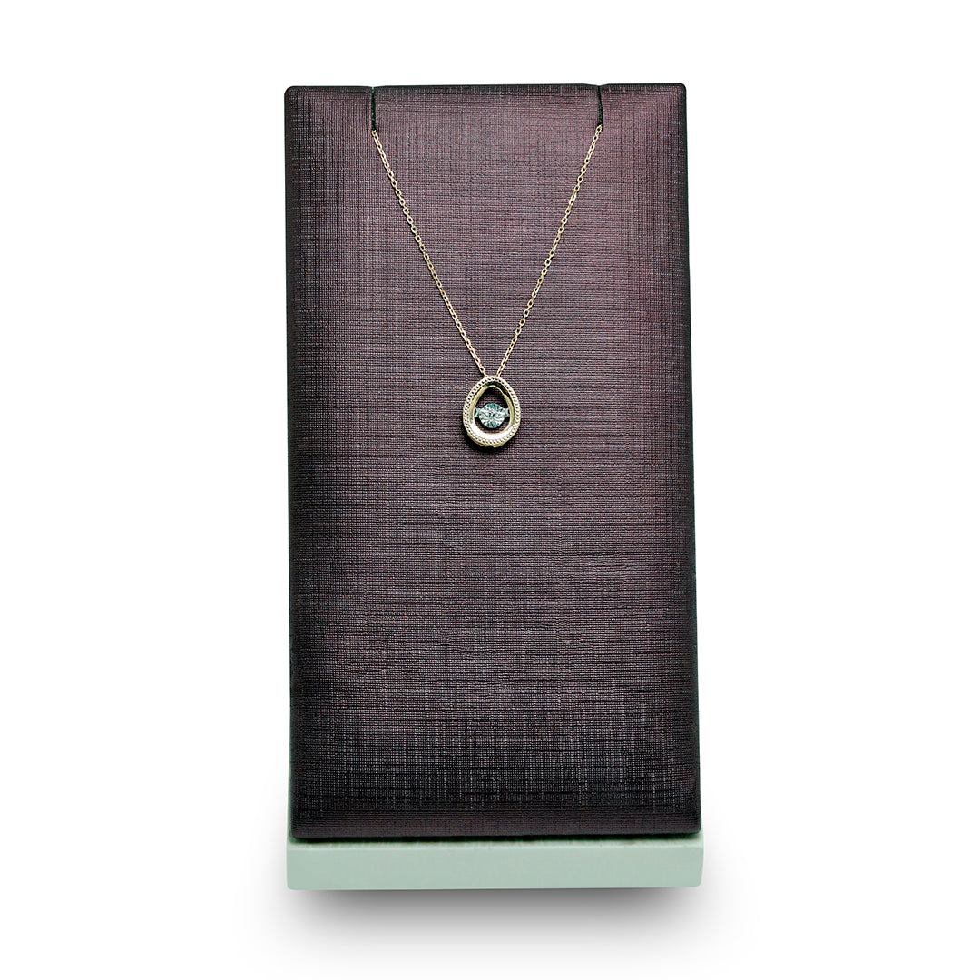 Delicate Oval Pendant with dancing Diamond and chain in 18K Rose Gold