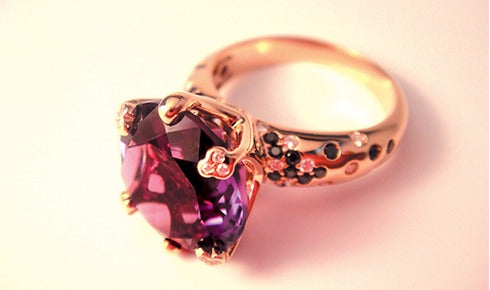 Amethyst Stone: Unveiling Liali's Purple Majesty