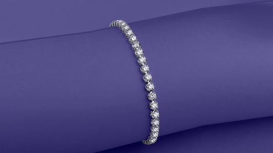 Perfect jewellery gifts to celebrate graduation milestones