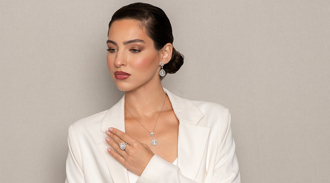The engagement diamond ring collection in UAE. Shop diamond jewellery online through www.lialijewellery.com - world wide diamond jewellery shipping -  free jewellery delivery in UAE 