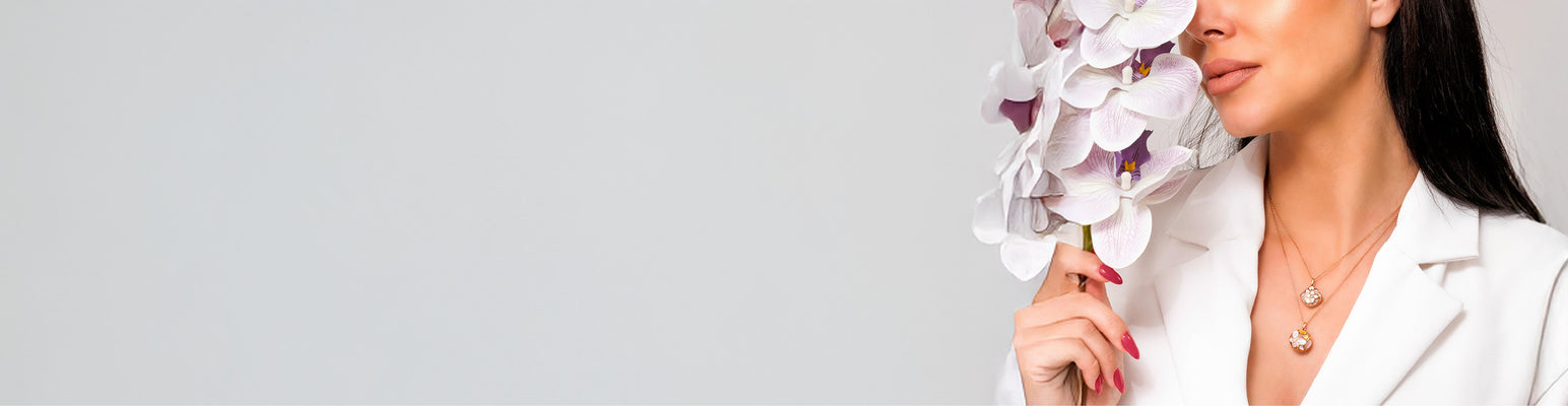 <p>Petite Collection</p>