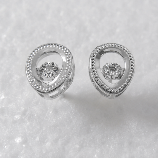 Delicate Oval Earring in 18K White Gold