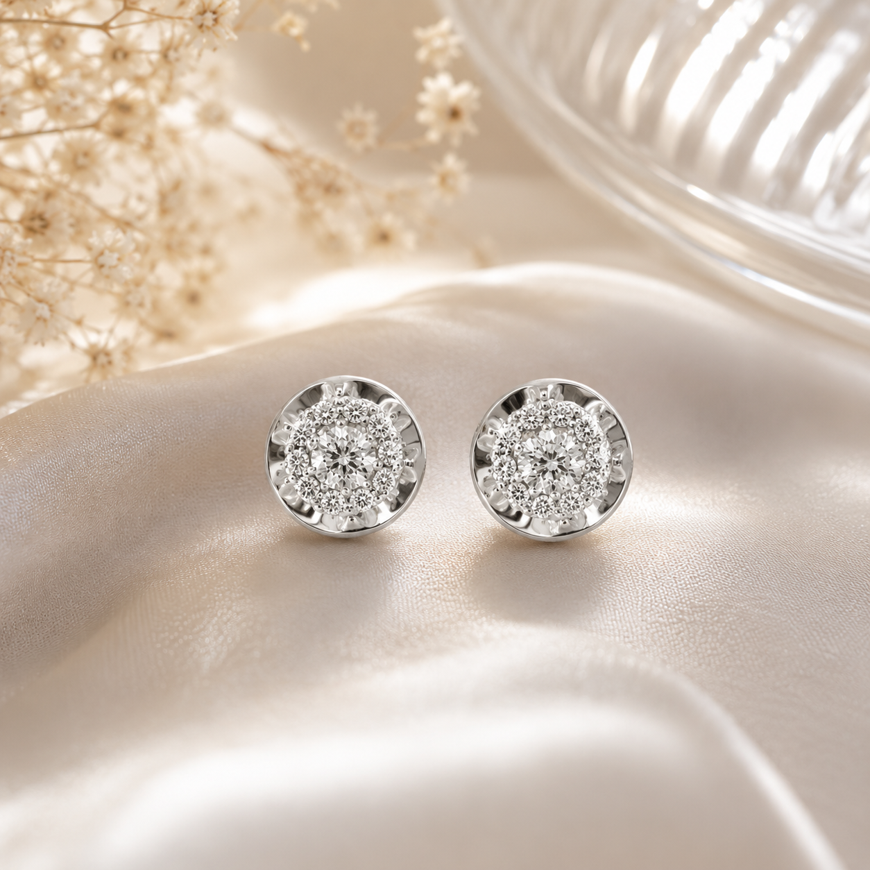 Diamond stud Earrings in 18K White Gold
