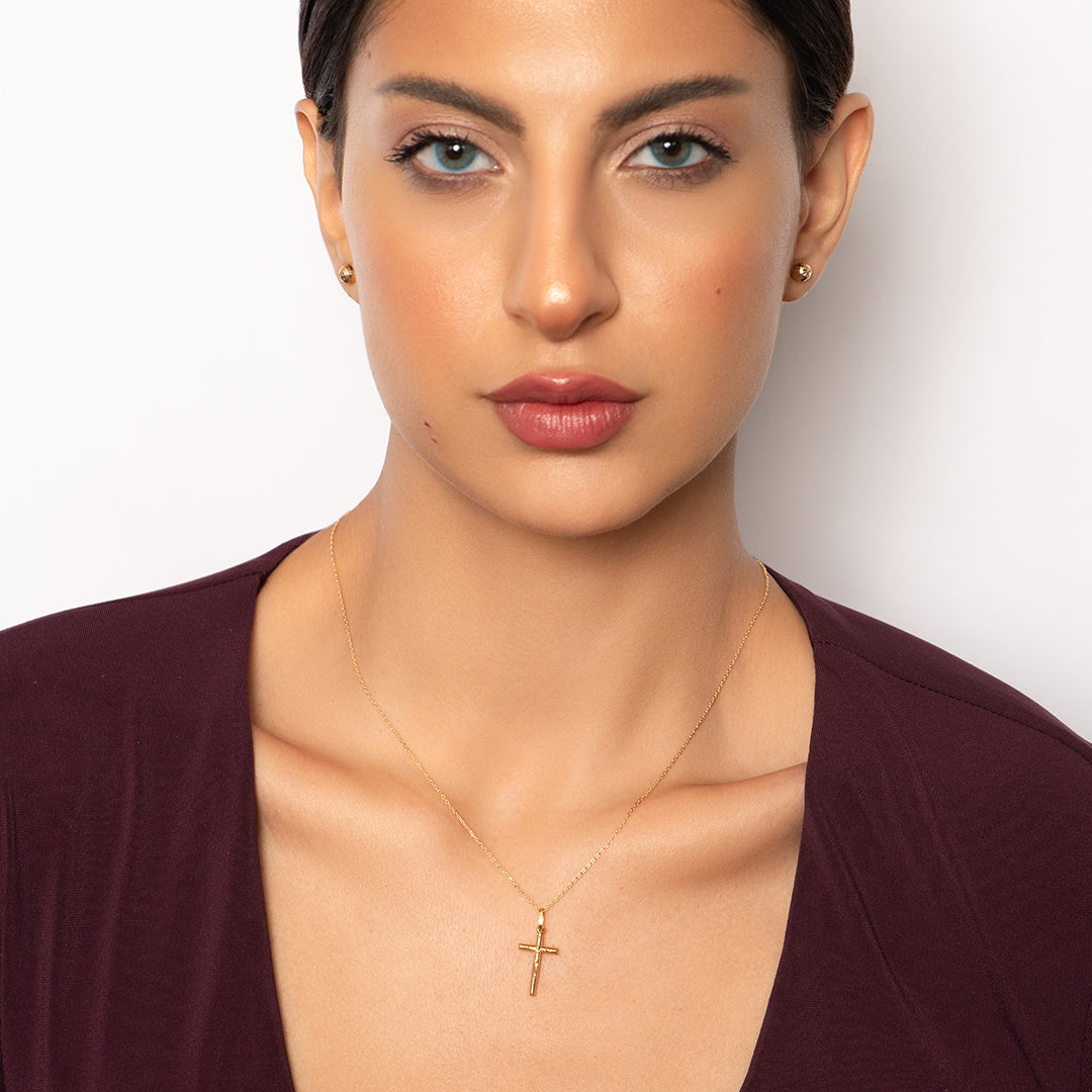 Crucifix Pendant in 18K Yellow Gold