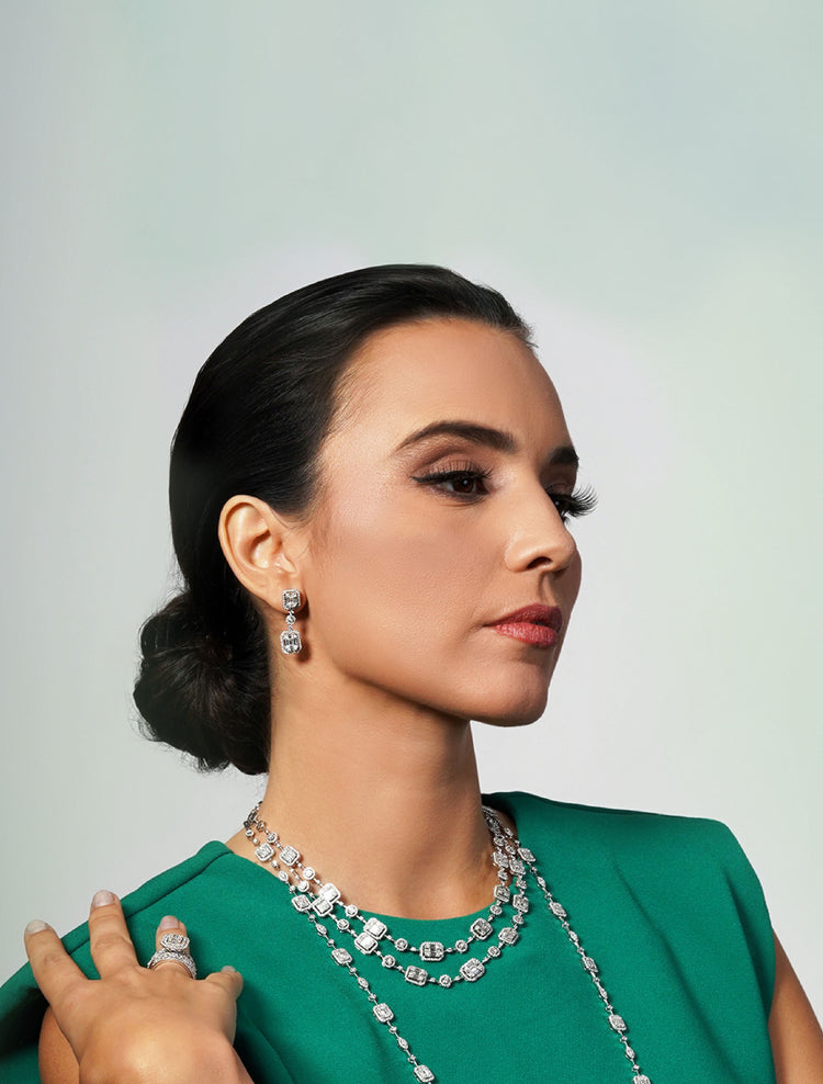 <p>Emerald Cut Diamond</p>