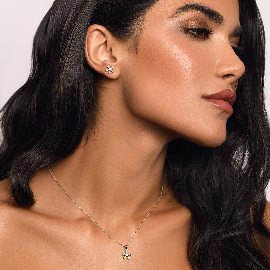 Red Carpet 5 Petals Flower Diamond Earring