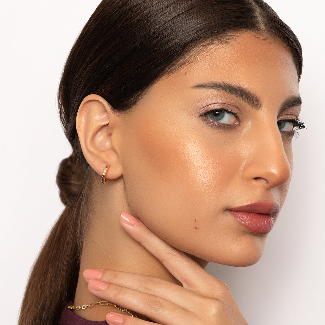 Slim Modern 18K Yellow Gold Huggie Hoop Earrings