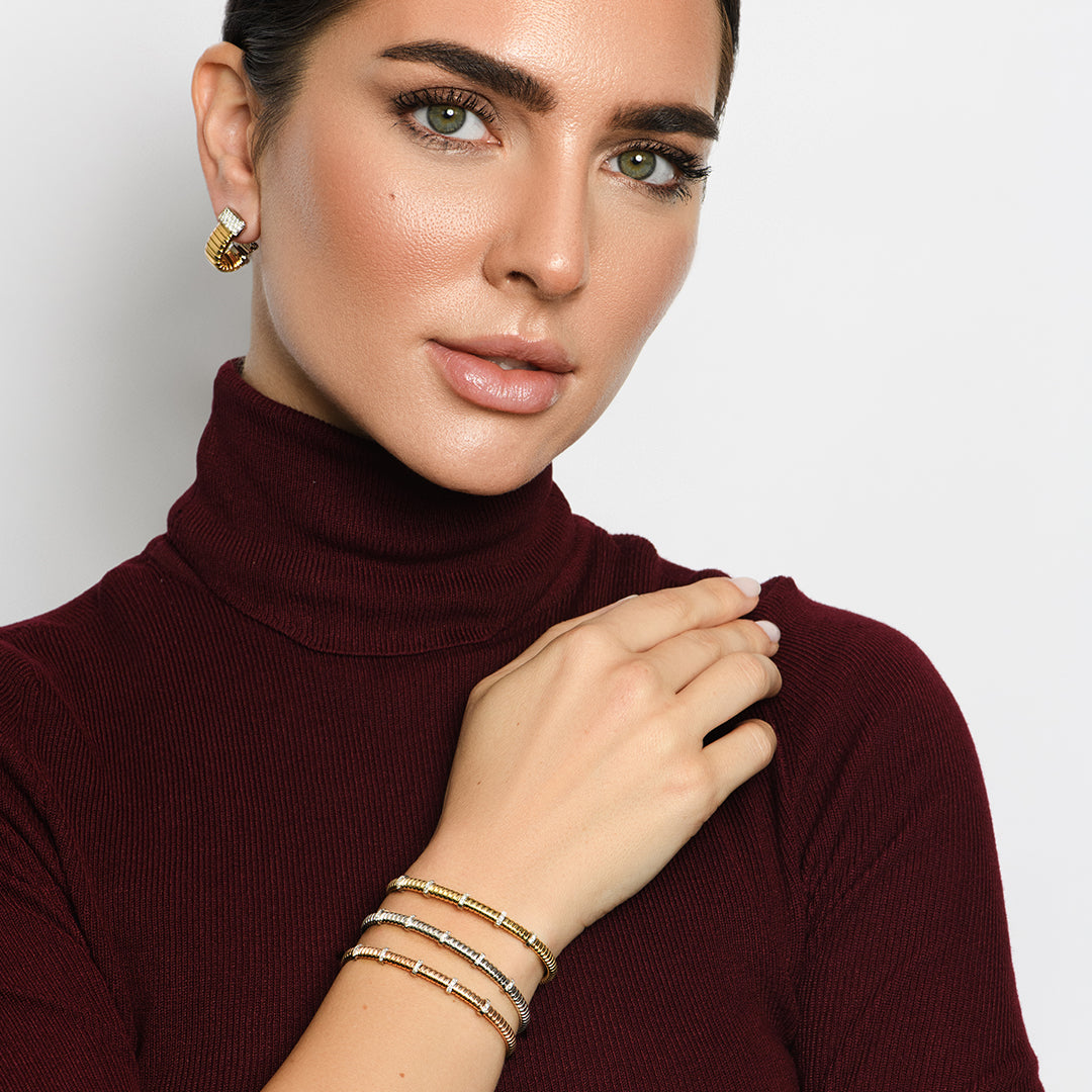 Tessitore Diamond-Studded Bangle in 18K Yellow Gold