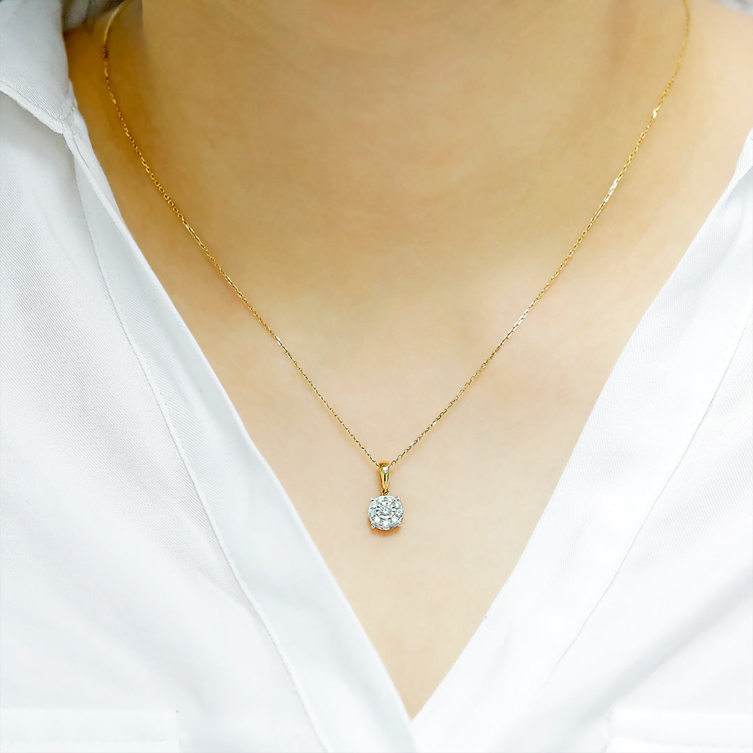 Daily wear diamond pendant in 18K yellow gold-1