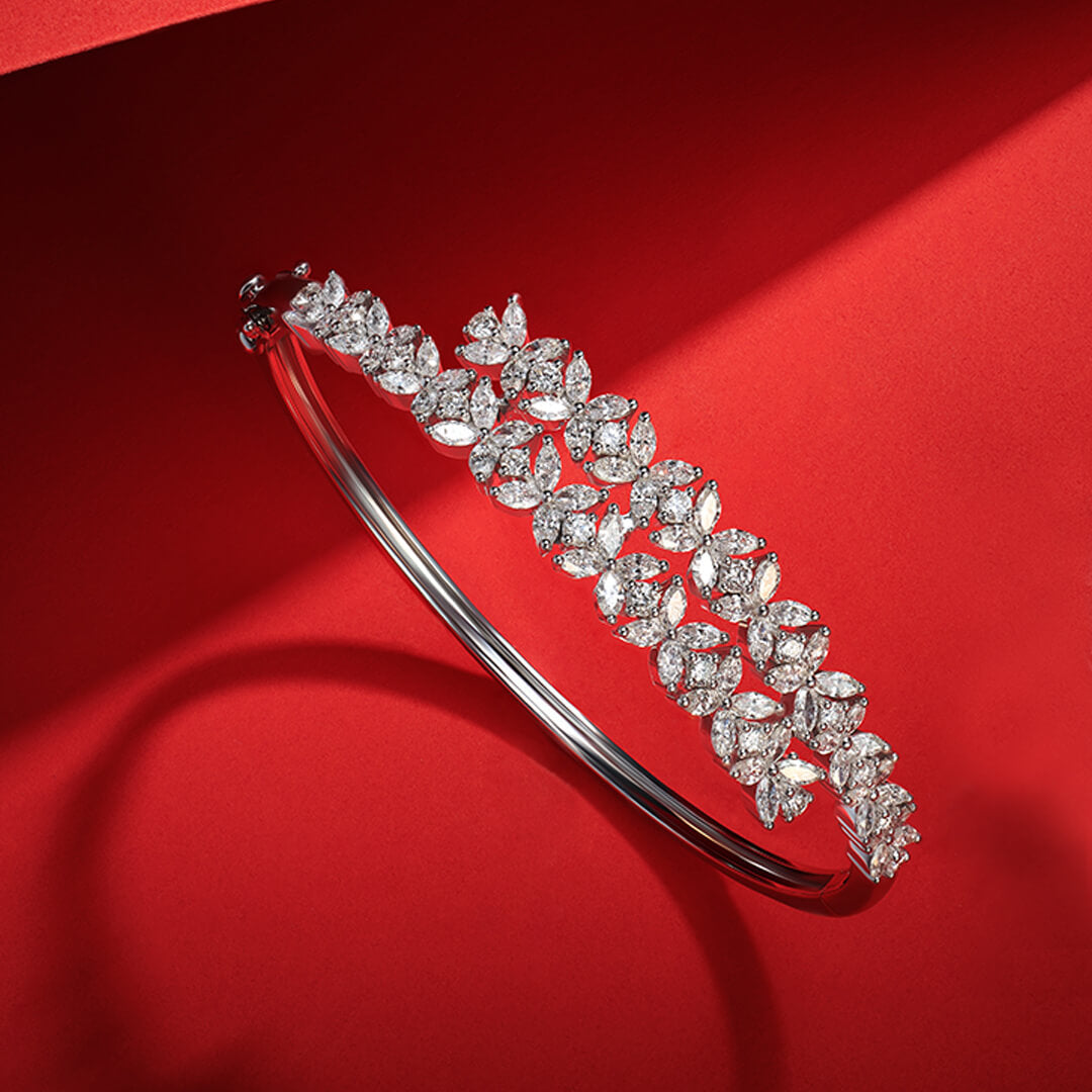 Red Carpet Overlap Bangle