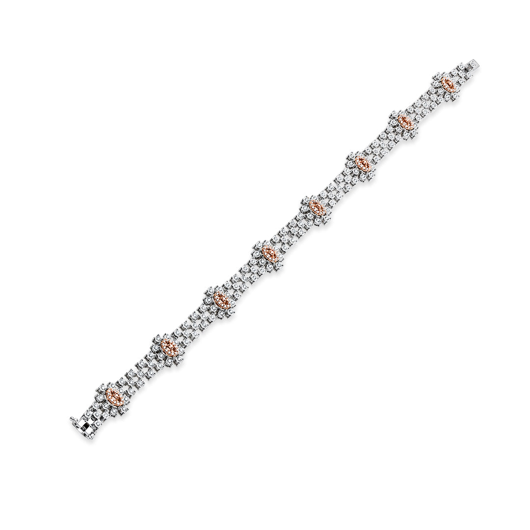 Bracelet in 18 K gold and Diamonds as part of a 4 pieces Bridal set