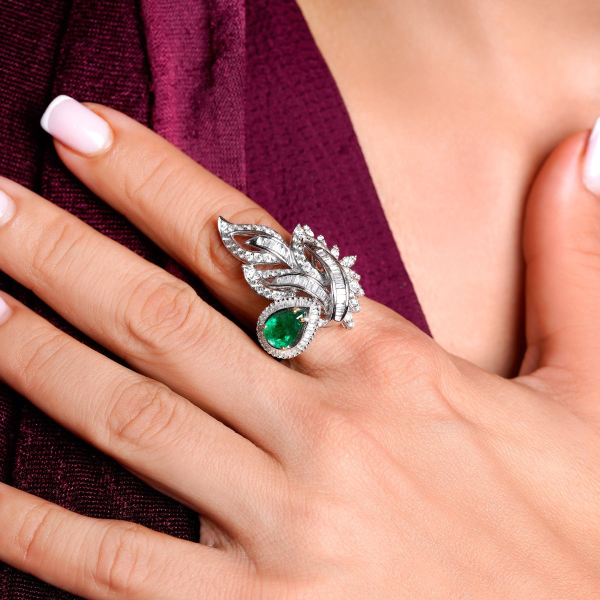 Royal Emerald & Diamond Bridal Set