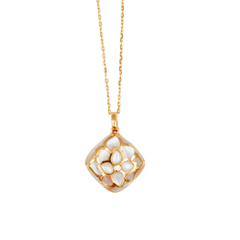 Sakura Kite Flower Pearl Pendant Necklace