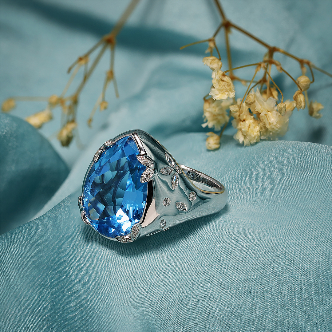 Cushion Cut Bezel Set London Blue Topaz Ring, 14K Yellow Gold | Long Island  Jewelers - Fortunoff Jewel – Fortunoff Fine Jewelry